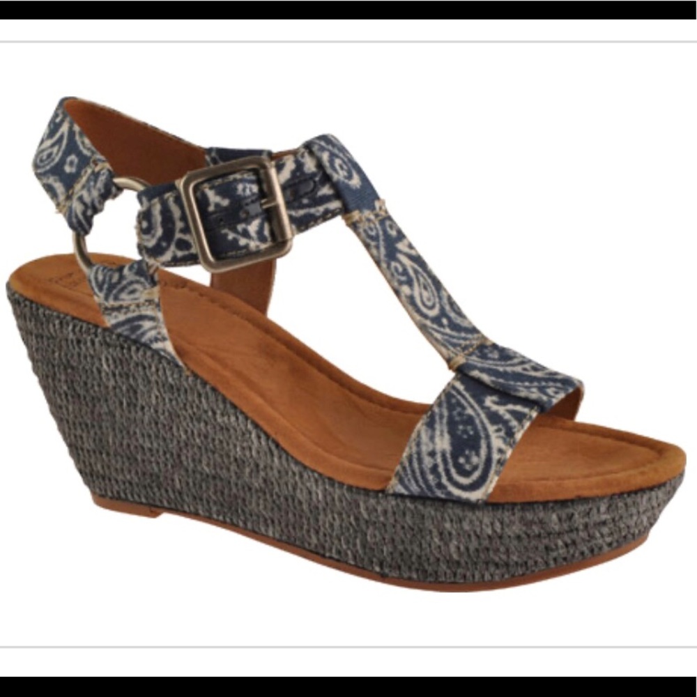 Lucky Brand Fiora Blue Wedge T Strap Buckle Sandal, size 10